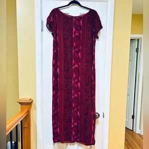 Michaels Burgundy and Pink  Maxi Dress Short Sleeve Crew Neck